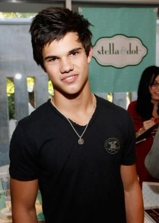 Taylor Lautner6.jpg