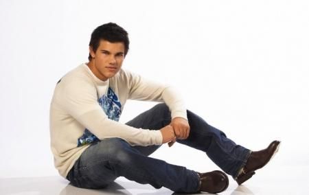 Taylor Lautner7.jpg