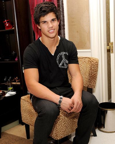 Taylor Lautner12.jpg